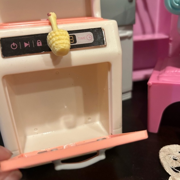 Colorful Barbie Dollhouse Furniture Set + bedroom closet hangars washing machine - Picture 4 of 10